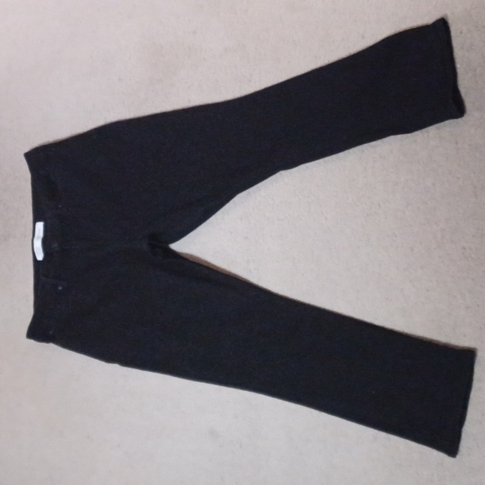 Signature Levi Strauss 16S mid rise straight leg black jeans